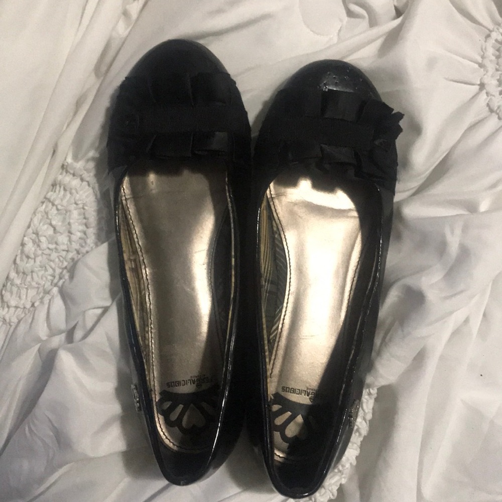 black flats